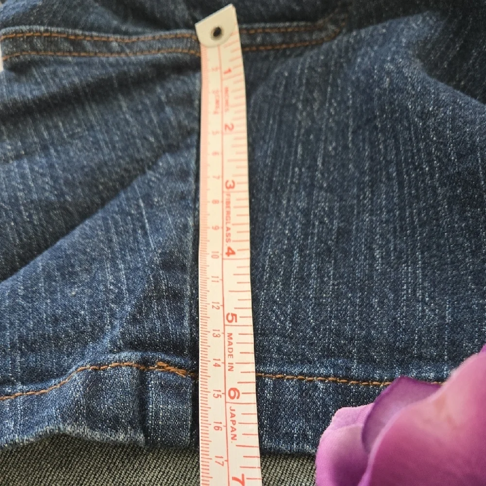Lee Women’s Plus Size 18W Dark Wash Stretch Denim Shorts NWOT - Picture 7 of 8